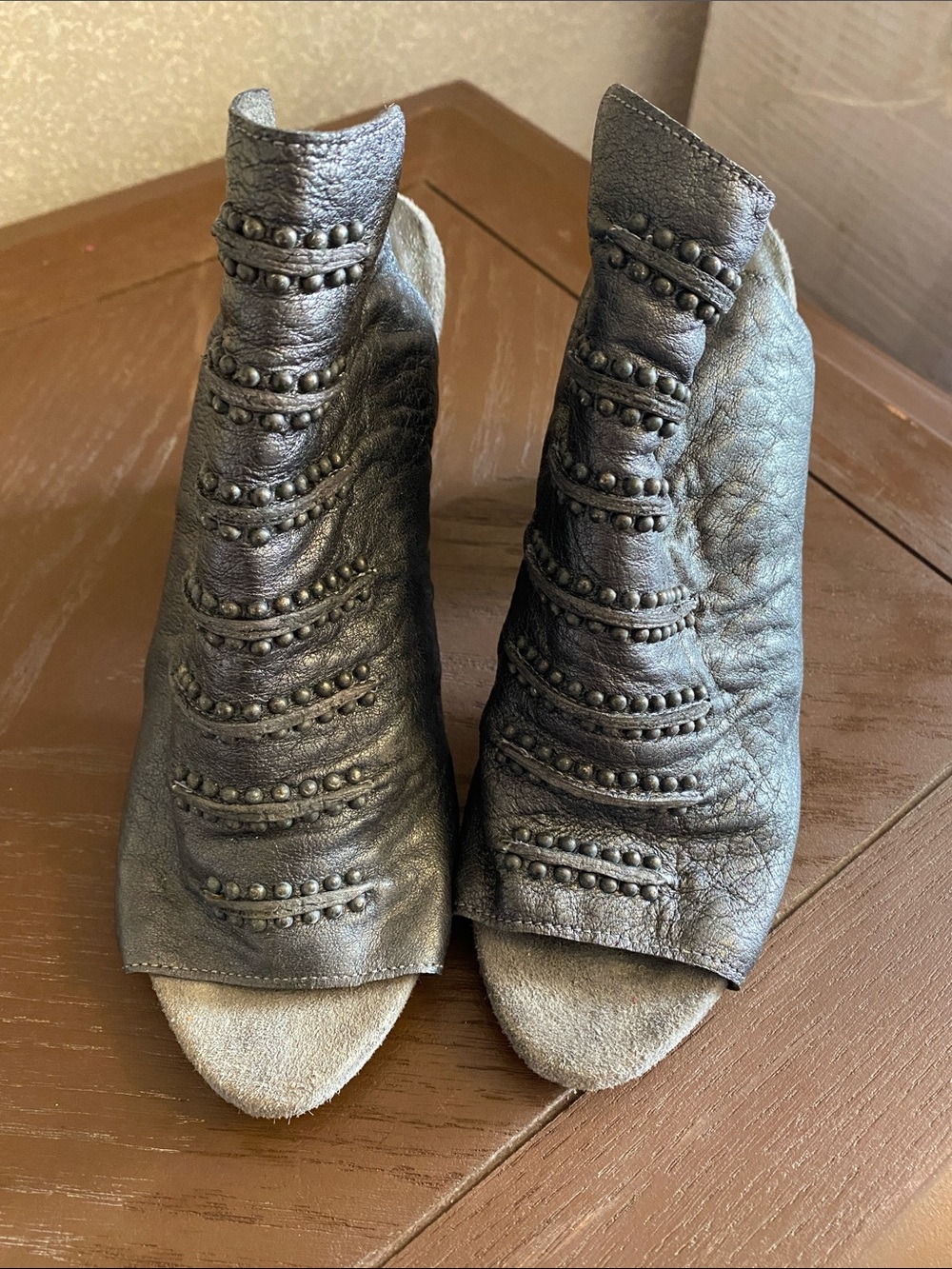 Stud-Embellished Metallic Peep-Toe Mules - Silver